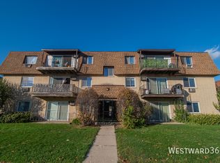 5720 W 128th St #3SW, Crestwood, IL 60418