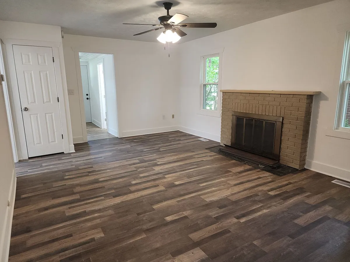 Building Photo - 6247 Seneca Trl
