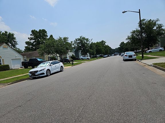 4th image of 814 Chimney Hill Pkwy