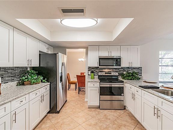 3rd image of 507 Constitution Dr