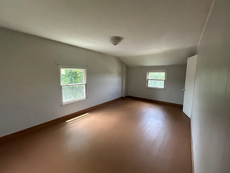 3323 Edward St — Photo 10