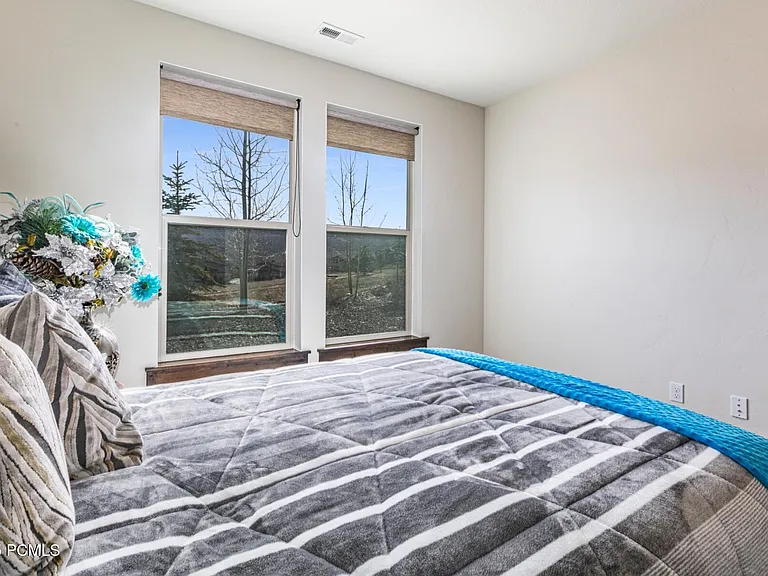 1018 W Abigail Dr — Photo 18