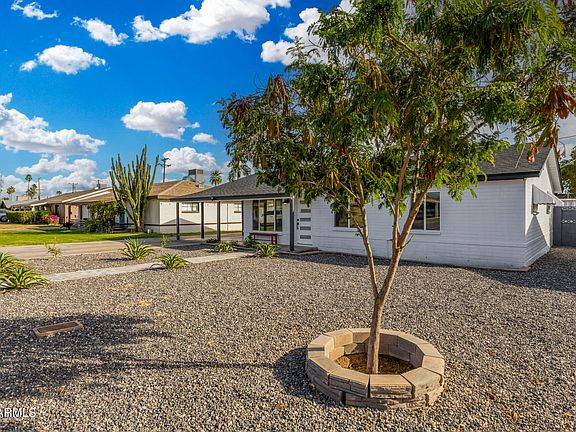 5th image of 3433 E Granada Rd