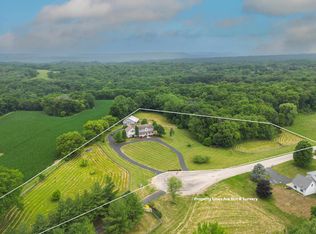 1964 E Cross Rd, Galena, IL 61036