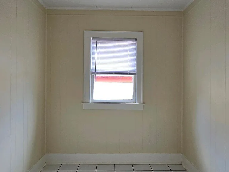 420 S Spring Ave — Photo 9