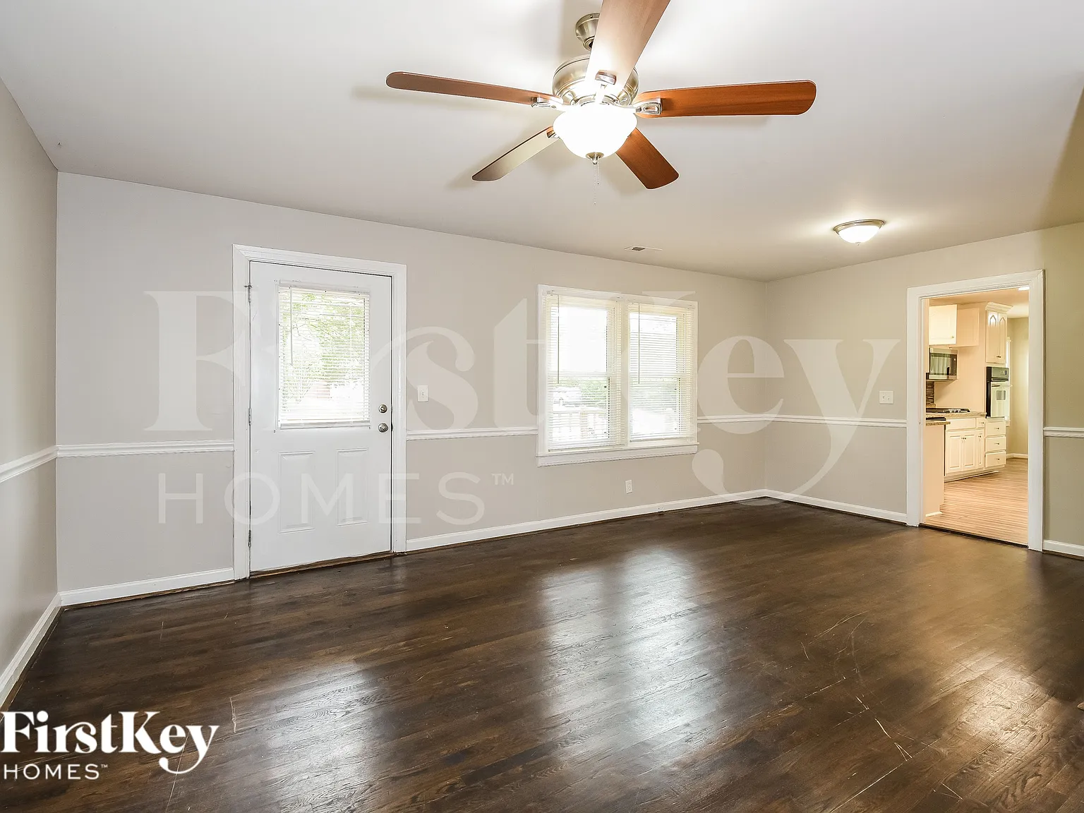 3 bed, 2.0 bath, 1596 sqft, $2,065 — Photo 2