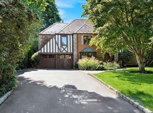 62 Rockcrest Rd, Manhasset, NY 11030