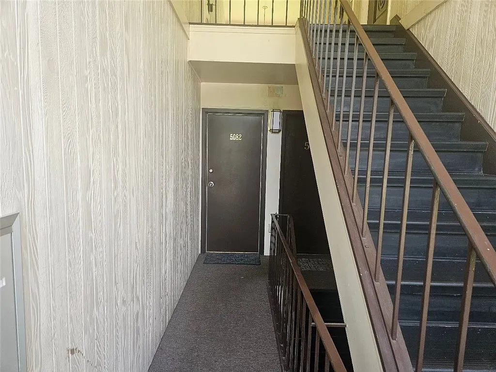 2 bed, 1053 sqft, $1,400 — Photo 2