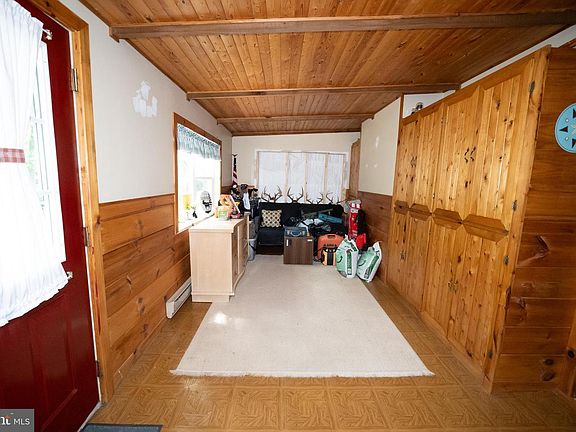 5th image of 15880 Myers Dr