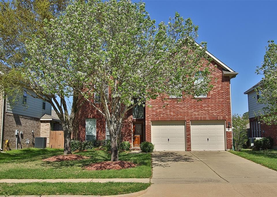 1st image of 24611 Cobble Canyon Ln