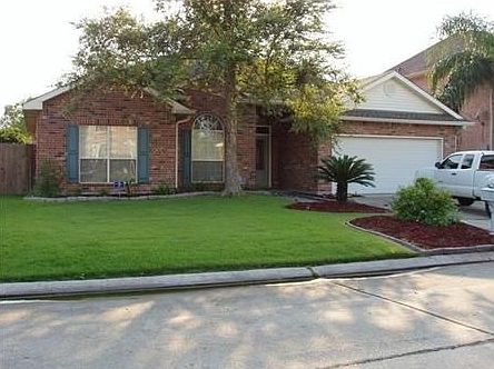 1st image of 12 Lake Lynn Dr