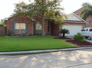 12 Lake Lynn Dr, Harvey, LA 70058