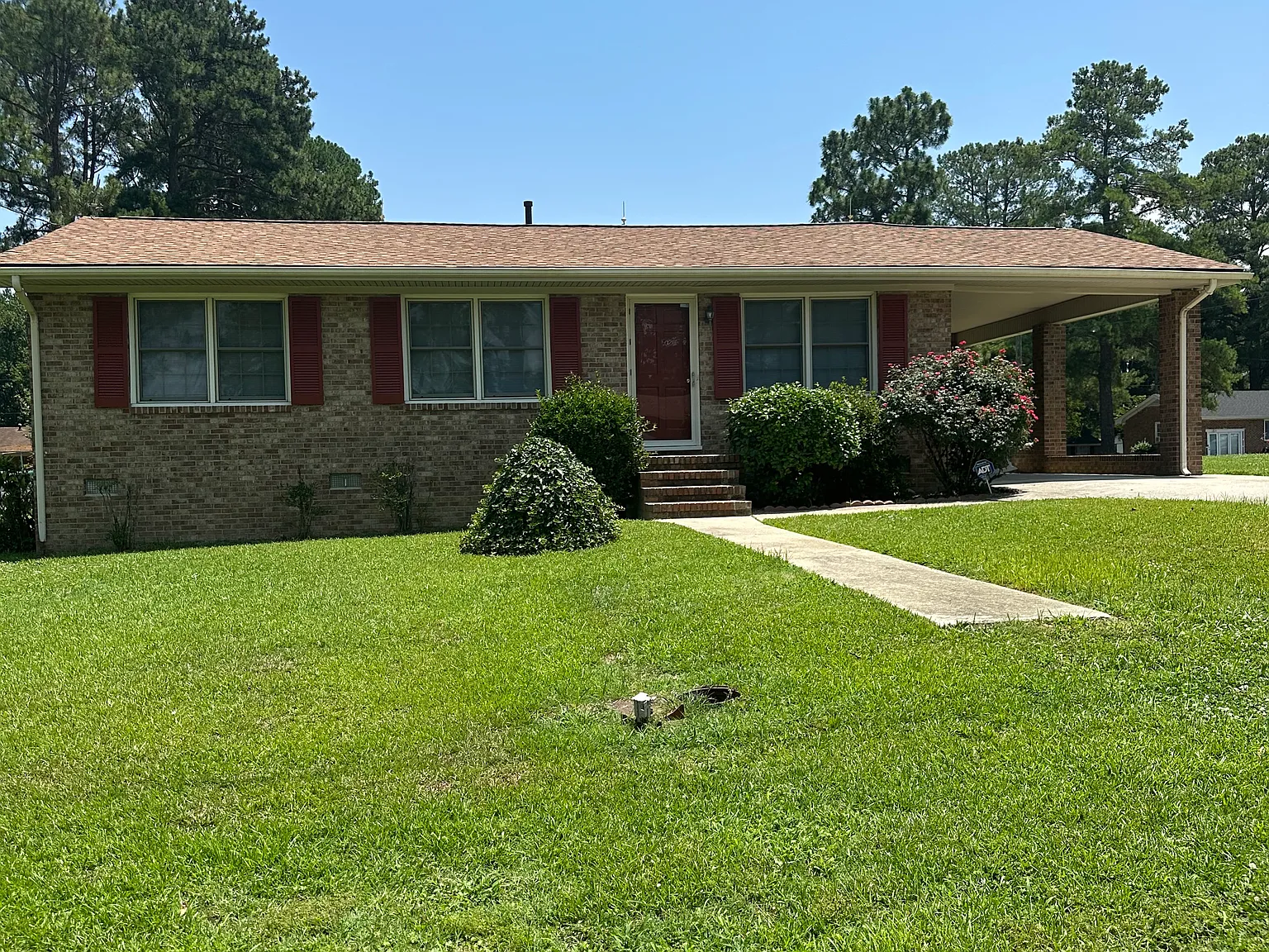 3 bed, 1080 sqft, $1,300 — Photo 1