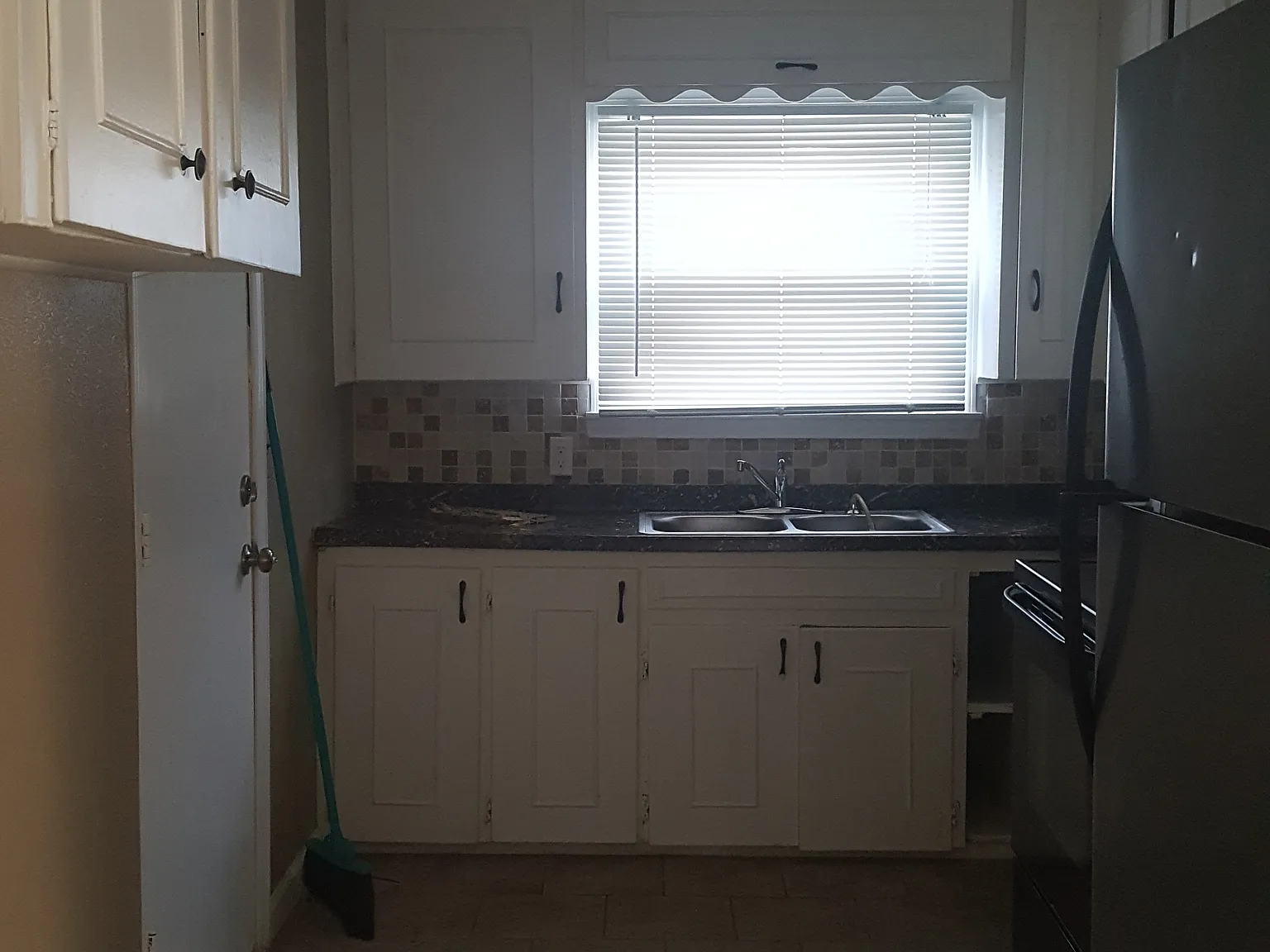 3 bed, 864 sqft, $1,295 — Photo 4