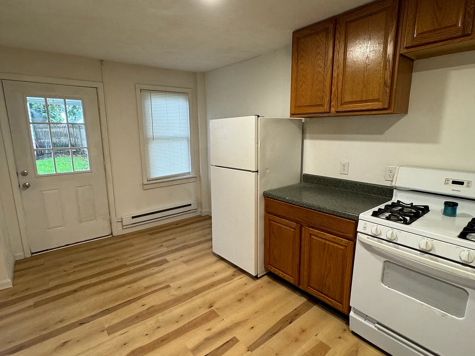 1 bed, 1000 sqft, $950 — Photo 2