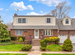 80 Idell Rd, Valley Stream, NY 11580