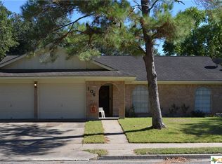 106 Savannah Dr, Victoria, TX 77904
