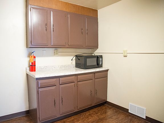 5th image of 304 1/2 W Union St #1