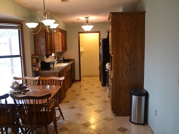Updated Kitchen/Dining room