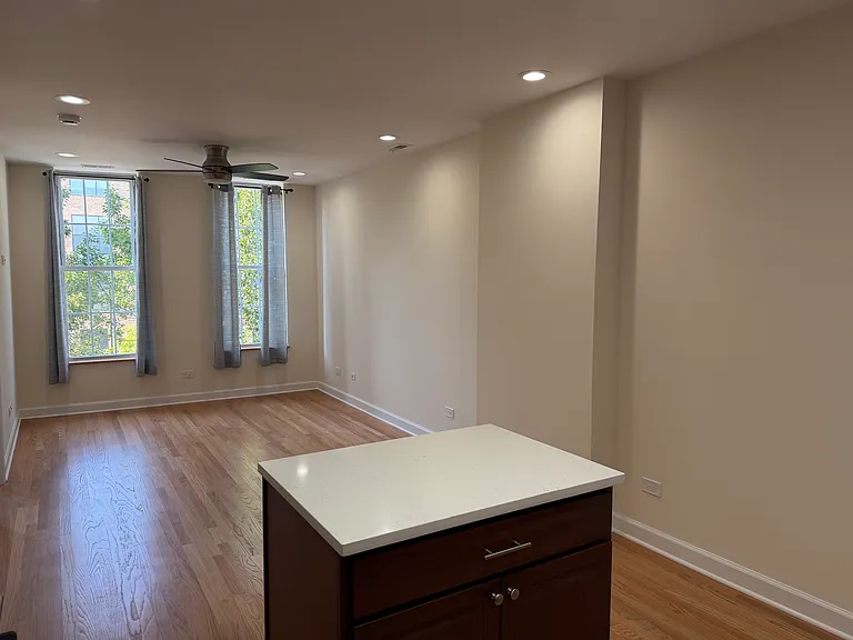 1627 W Superior St #3 — Photo 10