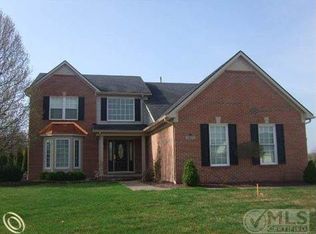 25017 Maxwell Ln, Flat Rock, MI 48134