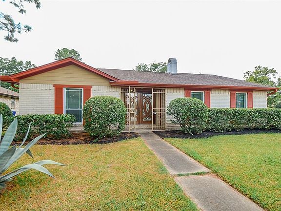 2nd image of 1023 Whispering Pine Dr