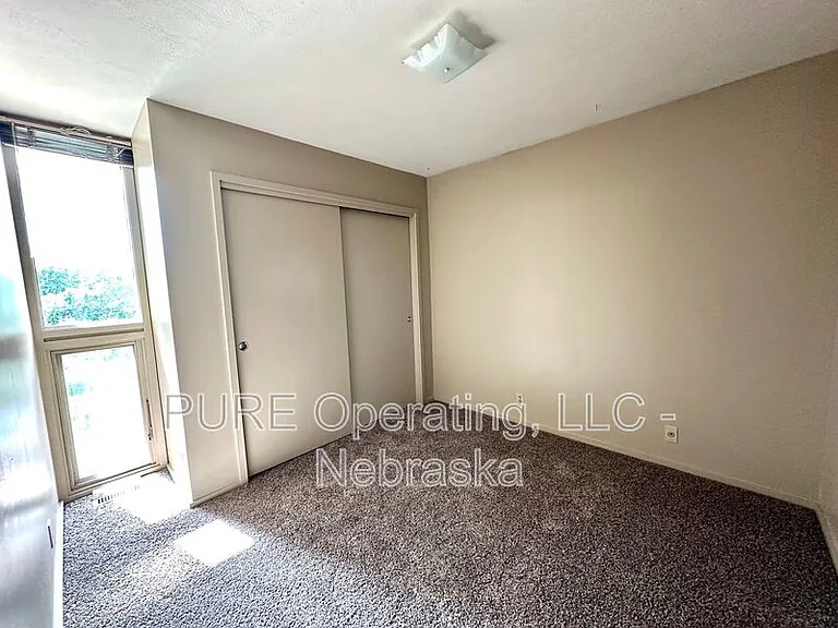 1631 N 109th Plz — Photo 29
