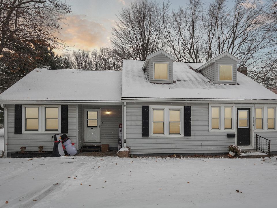 1st image of 319 E Bacon St
