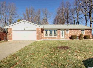 1917 Melview Rd, Quincy, IL 62305