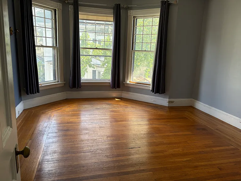 59 Bainbridge Ave — Photo 16