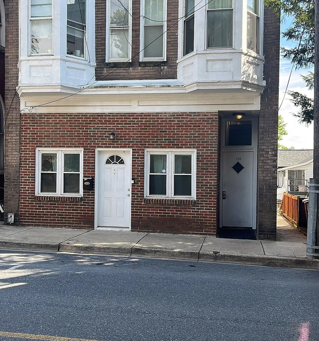 Brunswick - Brunswick - Unit 5 — Photo 2