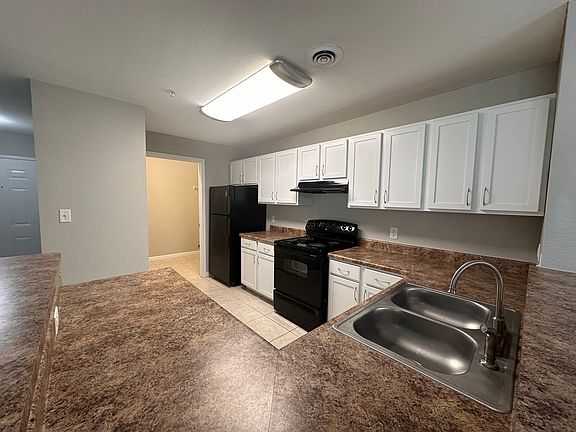 5th image of 4804 Maple Sunset Way #102