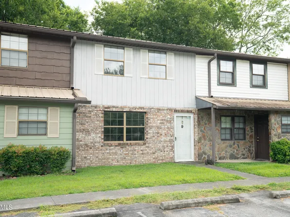 625 S Asbury Dr APT 9, Pigeon Forge, TN 37863