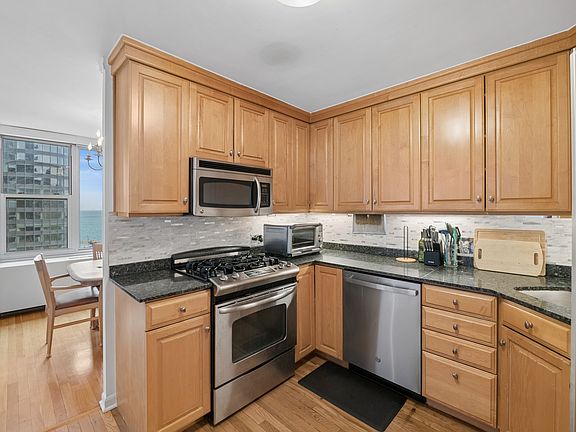 5th image of 400 E Randolph St APT 1710