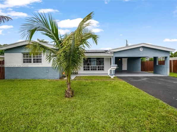 2310 De Soto Dr, Hollywood, FL 33023