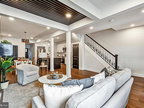 2nd image of 3204 Piedmont Ave