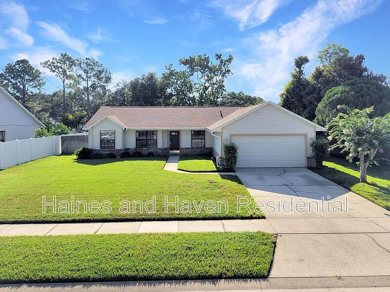 4113 Eagle Feather Dr — Photo 1