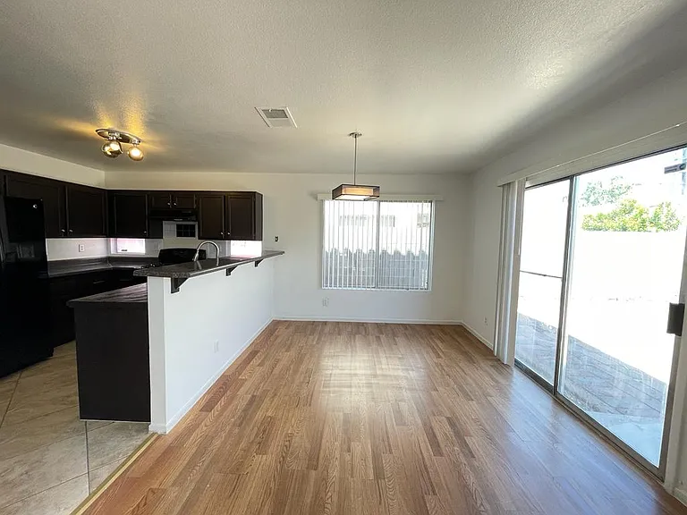 5730 Coleridge Way — Photo 10