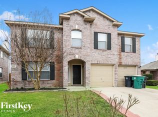 828 Jockey Club Ln, Fort Worth, TX 76179