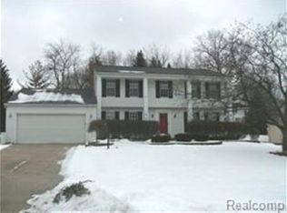 972 Dahlia Ln, Rochester Hills, MI 48307