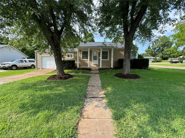 603 Yale St, Farmington, MO 63640
