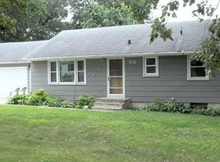 746 5th Ave SW, Hutchinson, MN 55350