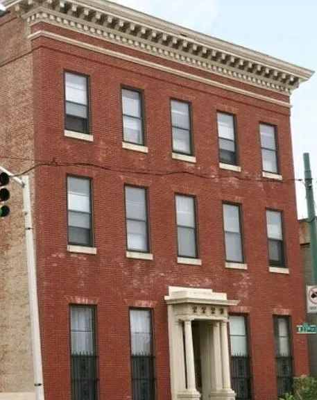 2223 Maryland Ave — Photo 1