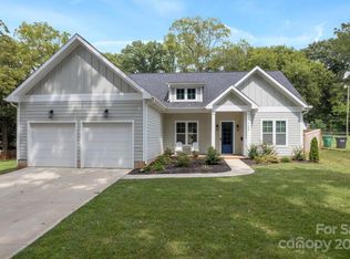 723 Tennyson Dr, Charlotte, NC 28208