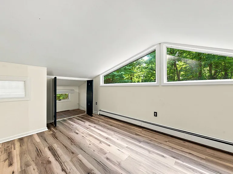 8 McCroy Dr — Photo 5