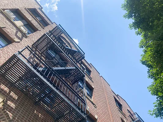 Rented by RealTegrity NY LLC | media 39