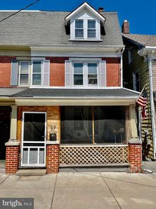 37 W Gay St, Red Lion, PA, 17356