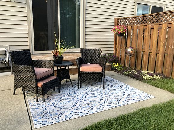 Patio/wood privacy fence