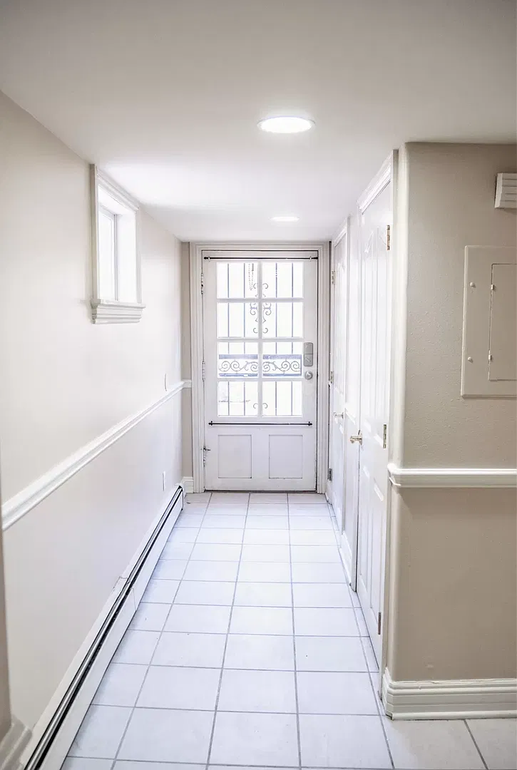 Marion Street Manor — Photo 3