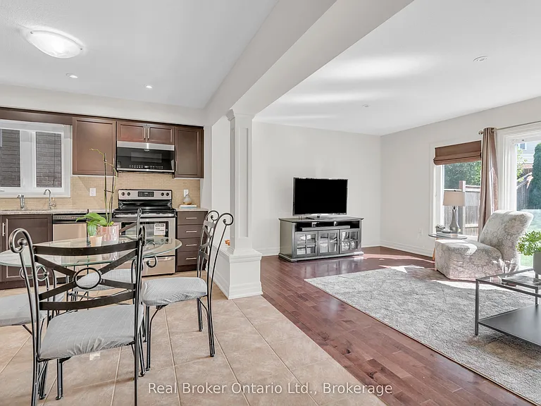 41 Samuel Dr — Photo 16
